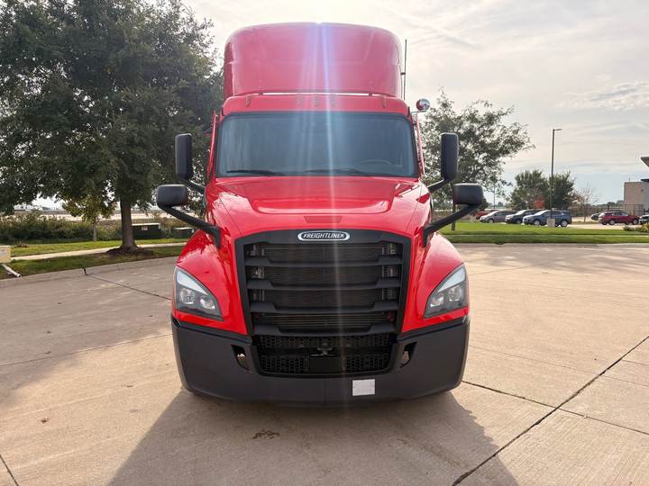 2024 Freightliner PT126064S T Day Cab, exterior photo 2