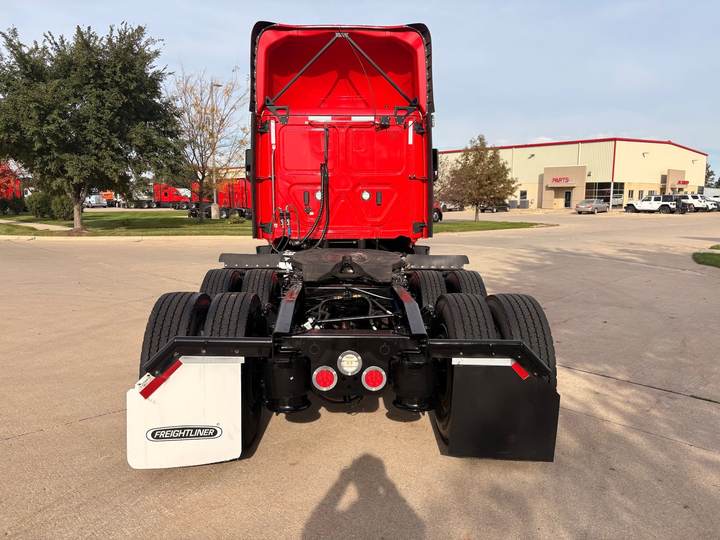 2024 Freightliner PT126064S T Day Cab, exterior photo 6