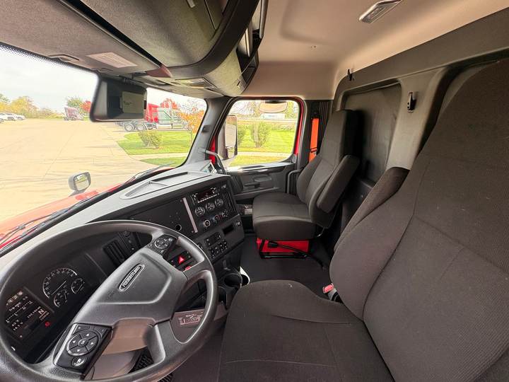 2024 Freightliner PT126064S T Day Cab, interior photo 7