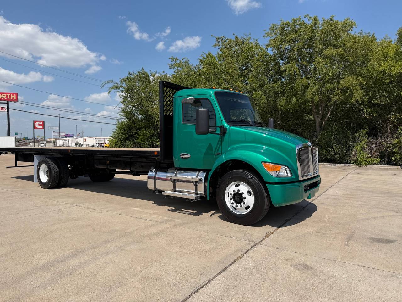 2024 Kenworth T280 Flatbed Truck, exterior photo 1