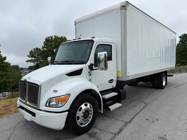 2024 Kenworth T380 Box Truck, exterior photo 2