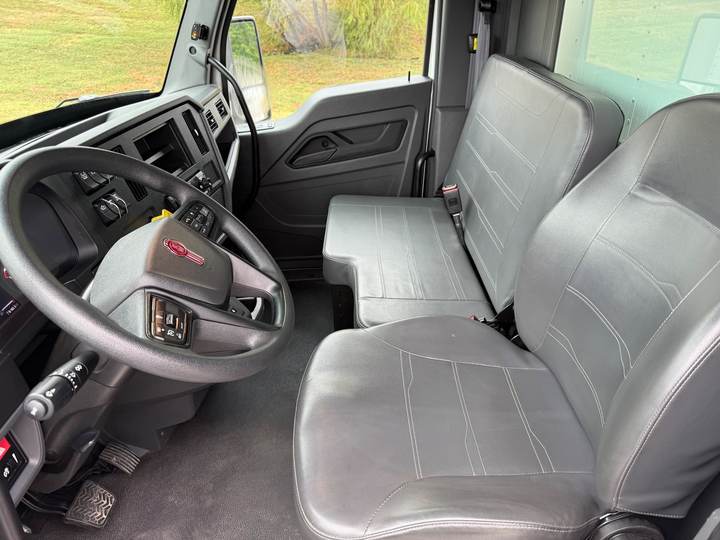 2024 Kenworth T380 Box Truck, interior photo 7