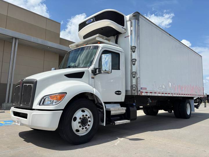 2024 Kenworth T380 Refrigerated Box Truck, exterior photo 2