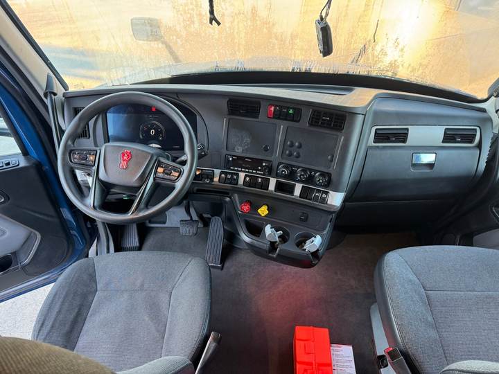 2024 Kenworth T680 76" Raised Roof Sleeper, interior photo 6