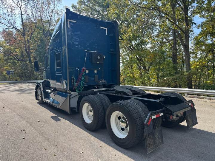 2024 Kenworth T680 76" Raised Roof Sleeper, exterior photo 5