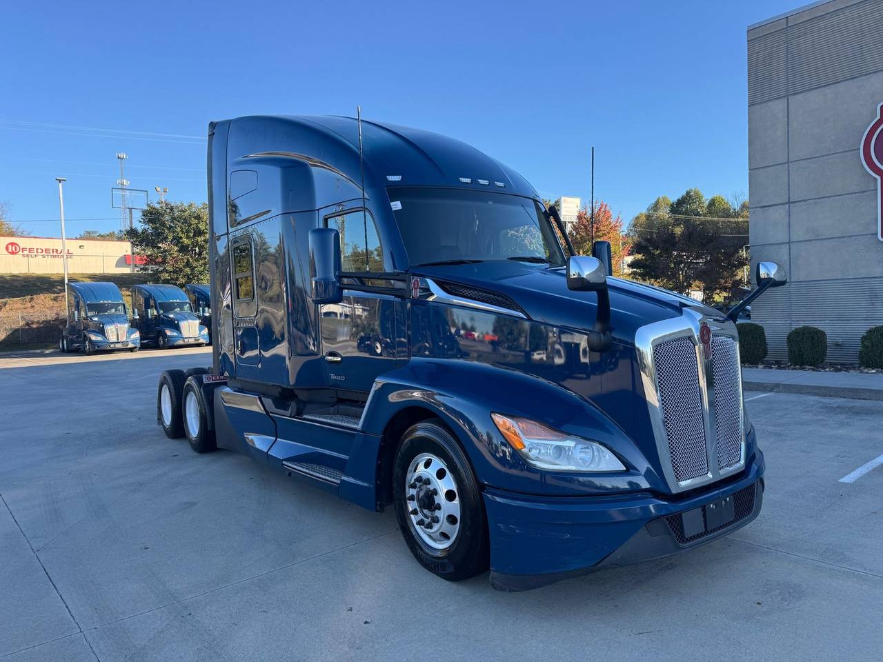 2024 Kenworth T680 76" Raised Roof Sleeper, exterior photo 1