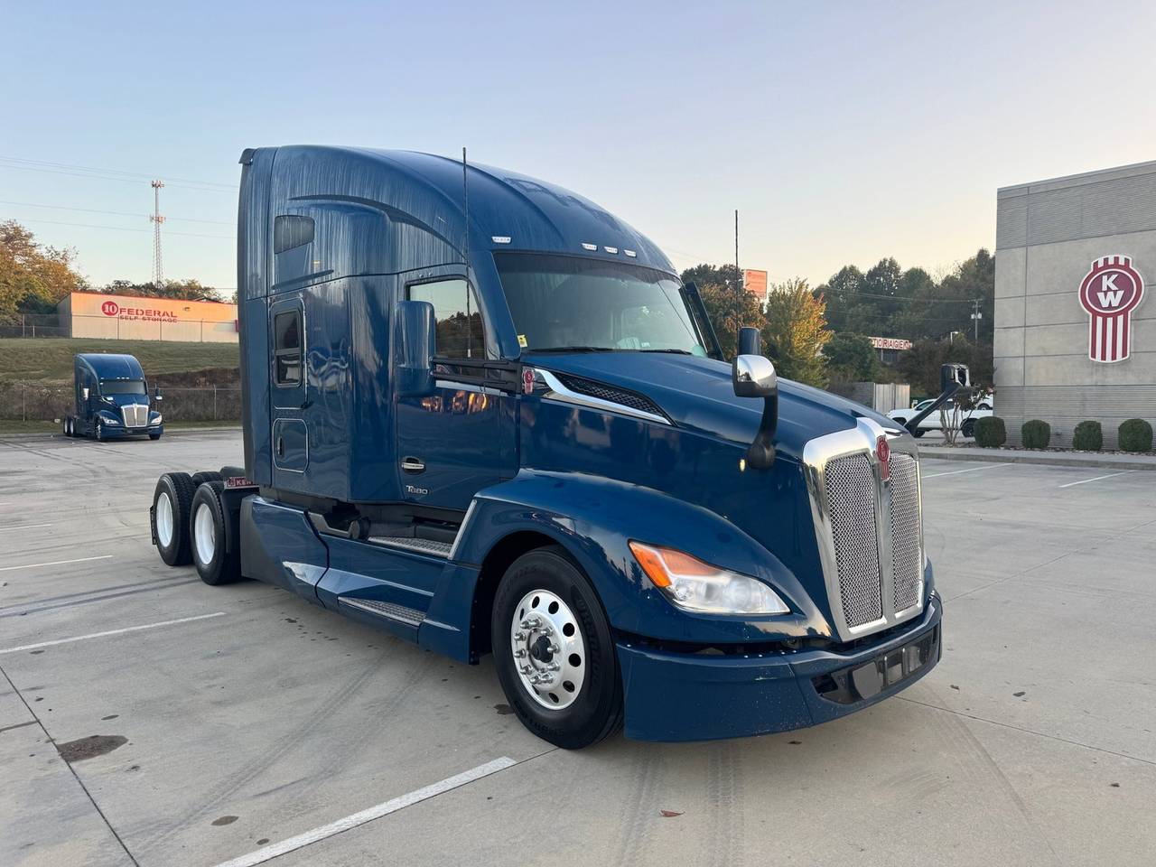 2024 Kenworth T680 76" Raised Roof Sleeper, exterior photo 1