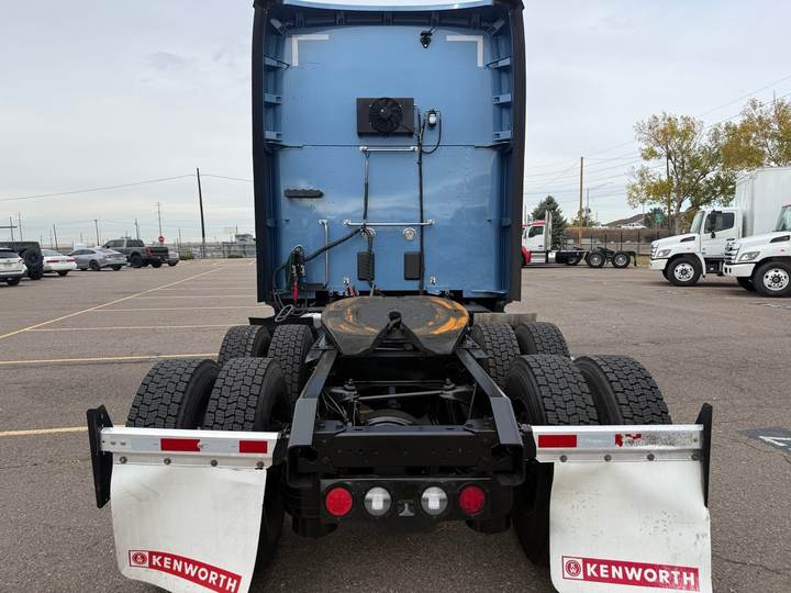2024 Kenworth T680 76" Raised Roof Sleeper, exterior photo 5