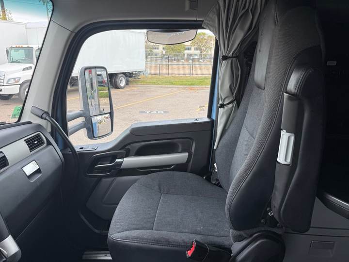 2024 Kenworth T680 76" Raised Roof Sleeper, interior photo 7