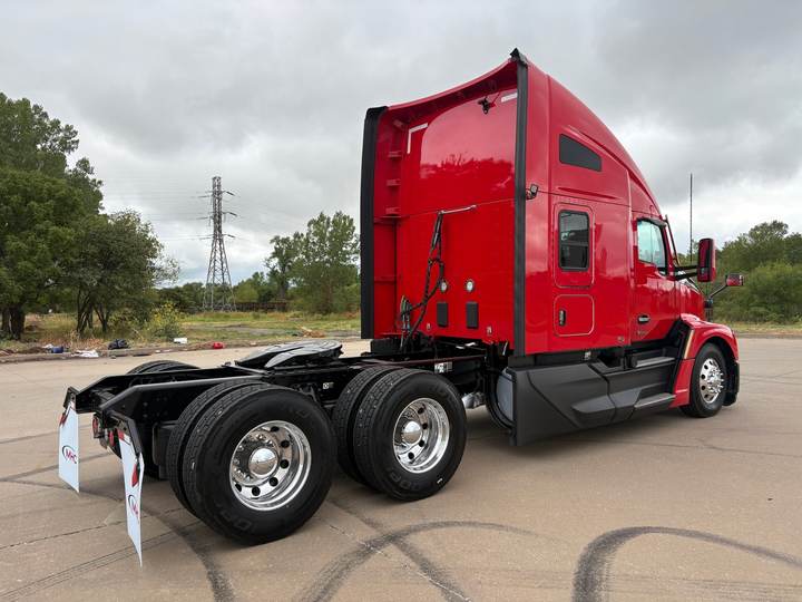 2024 Kenworth T680 76" Raised Roof Sleeper, exterior photo 5