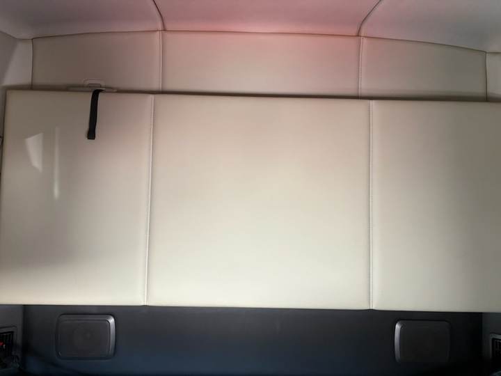 2024 Kenworth T680 76" Raised Roof Sleeper, interior photo 7