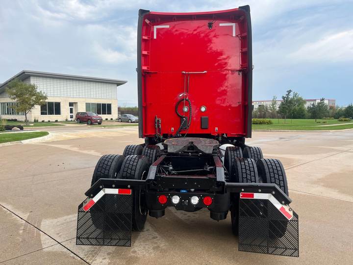 2024 Kenworth T680 76" Raised Roof Sleeper, exterior photo 3