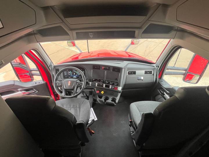 2024 Kenworth T680 76" Raised Roof Sleeper, interior photo 4