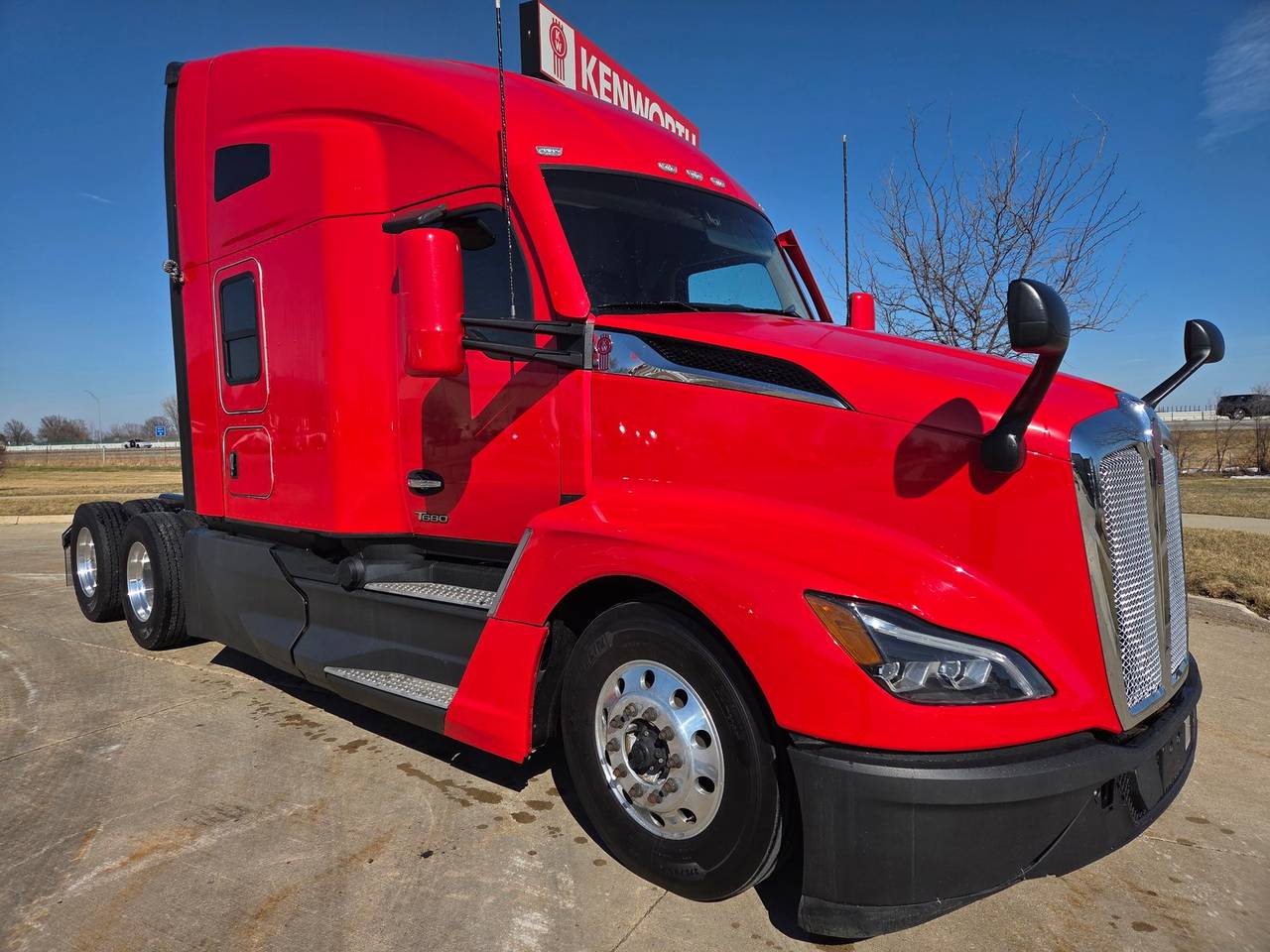 2024 Kenworth T680 76" Raised Roof Sleeper, exterior photo 1