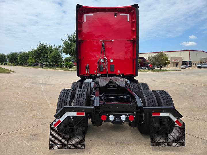 2024 Kenworth T680 76" Raised Roof Sleeper, exterior photo 3