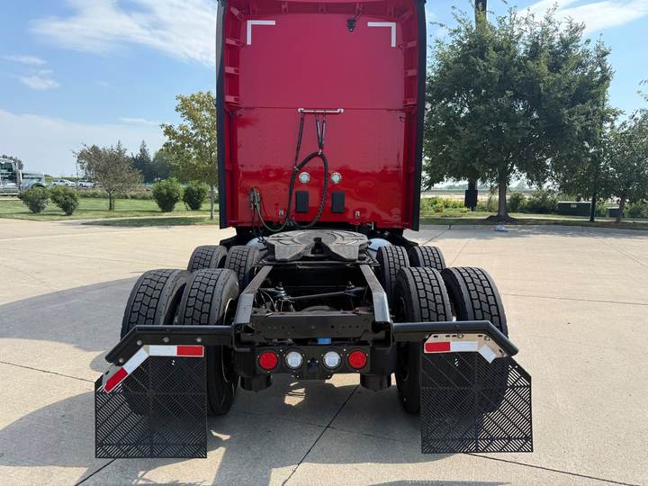 2024 Kenworth T680 76" Raised Roof Sleeper, exterior photo 3