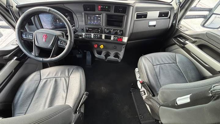 2024 Kenworth T680 76" Raised Roof Sleeper, interior photo 7