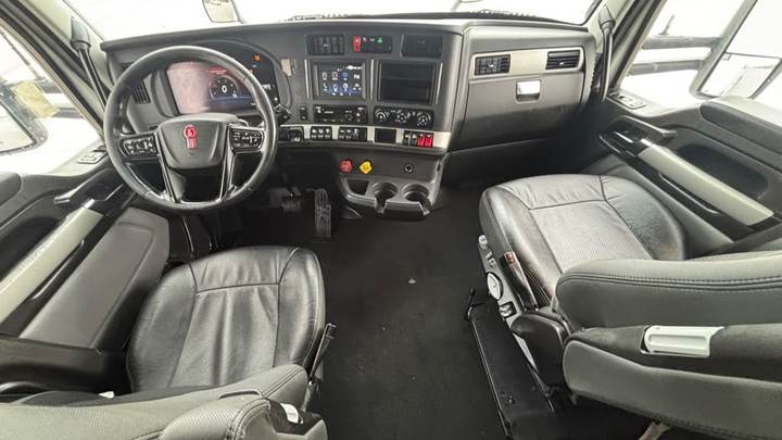 2024 Kenworth T680 76" Raised Roof Sleeper, interior photo 7
