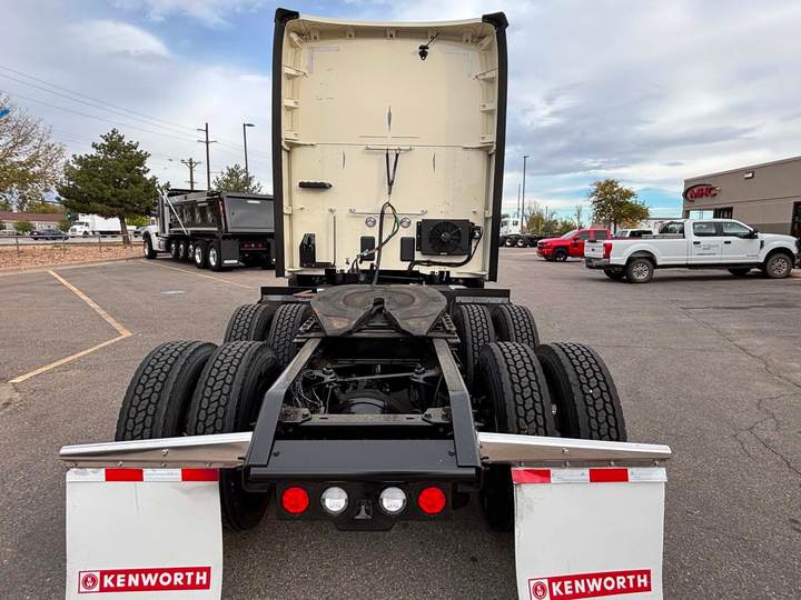 2024 Kenworth T680 76" Raised Roof Sleeper, exterior photo 3