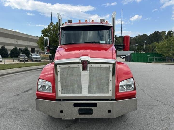 2024 Kenworth T880 40" Flat Top Sleeper, exterior photo 4