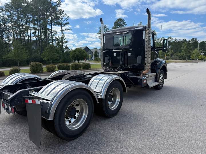2024 Kenworth T880 Day Cab, exterior photo 6