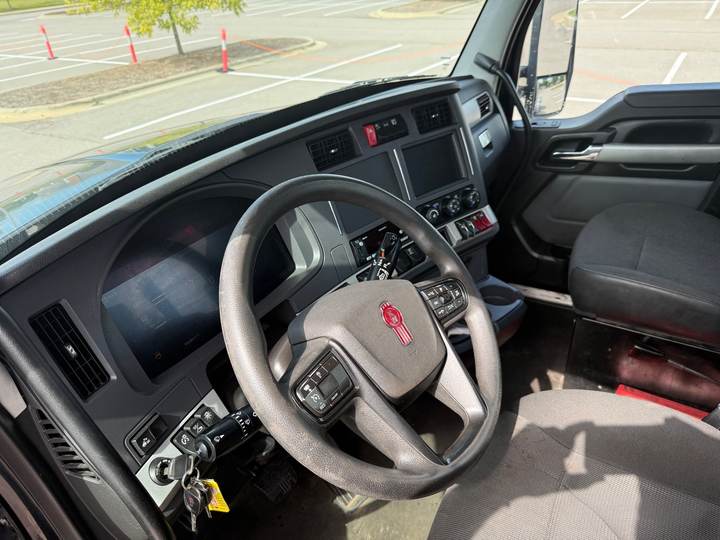2024 Kenworth T880 Day Cab, interior photo 8