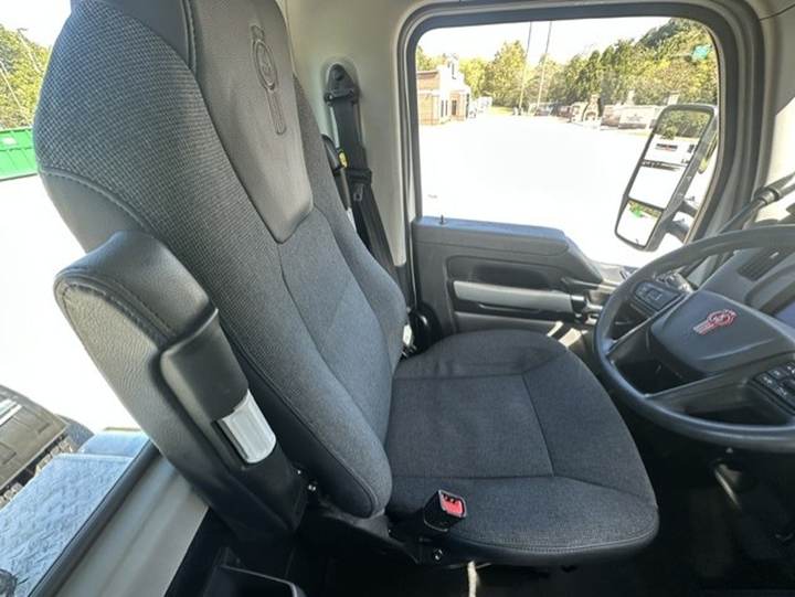 2024 Kenworth T880 Day Cab, interior photo 7