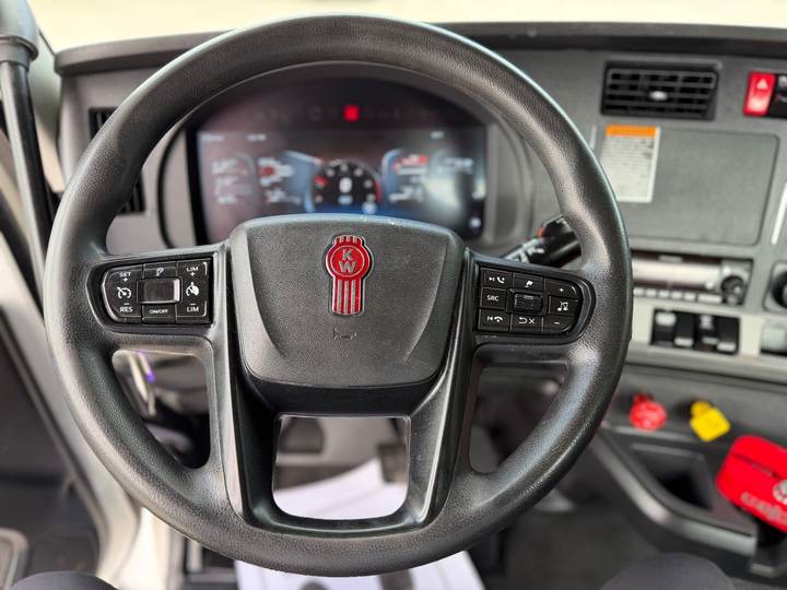 2024 Kenworth T880 Day Cab, interior photo 6