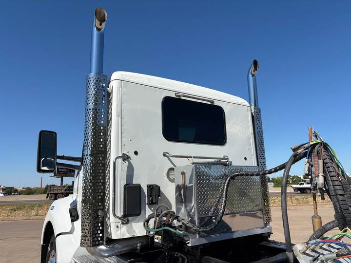 2024 Kenworth T880 Day Cab, exterior photo 5
