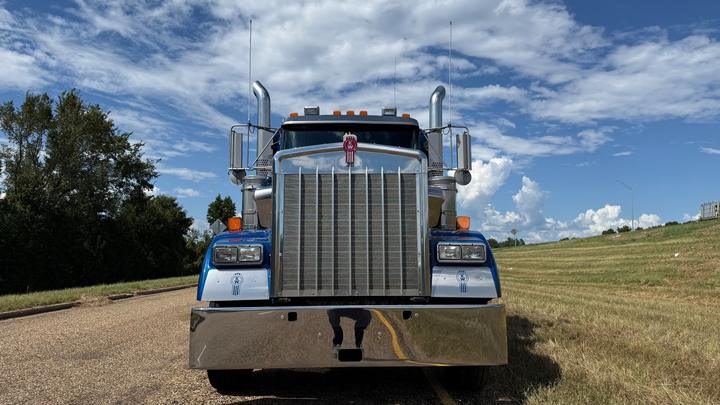 2024 Kenworth W900 62" Flat Top Sleeper, front