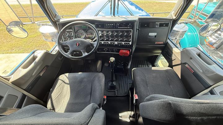 2024 Kenworth W900 62" Flat Top Sleeper, cab