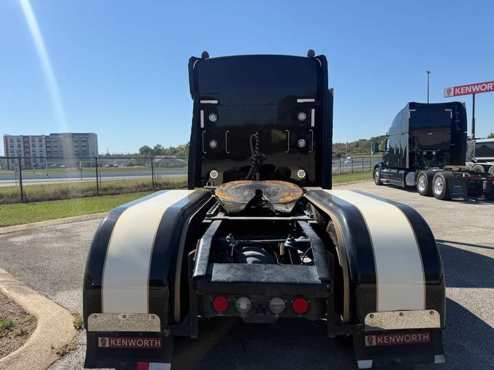 2024 Kenworth W900L 86" Mid Roof Sleeper, exterior photo 5