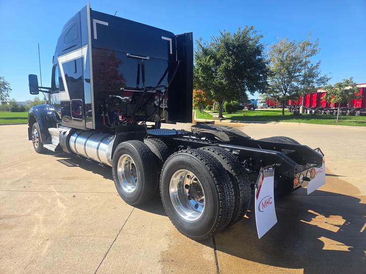 2024 Kenworth W990 76" Mid Roof Sleeper, exterior photo 5