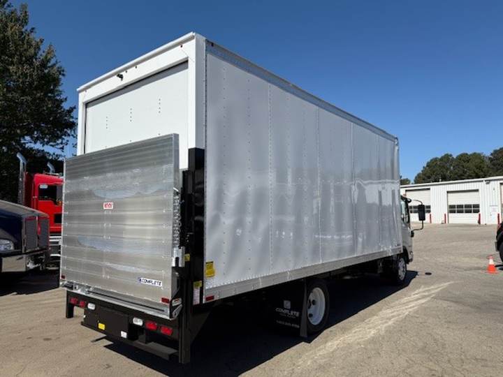 2025 Isuzu Nrr Box Truck, exterior photo 3