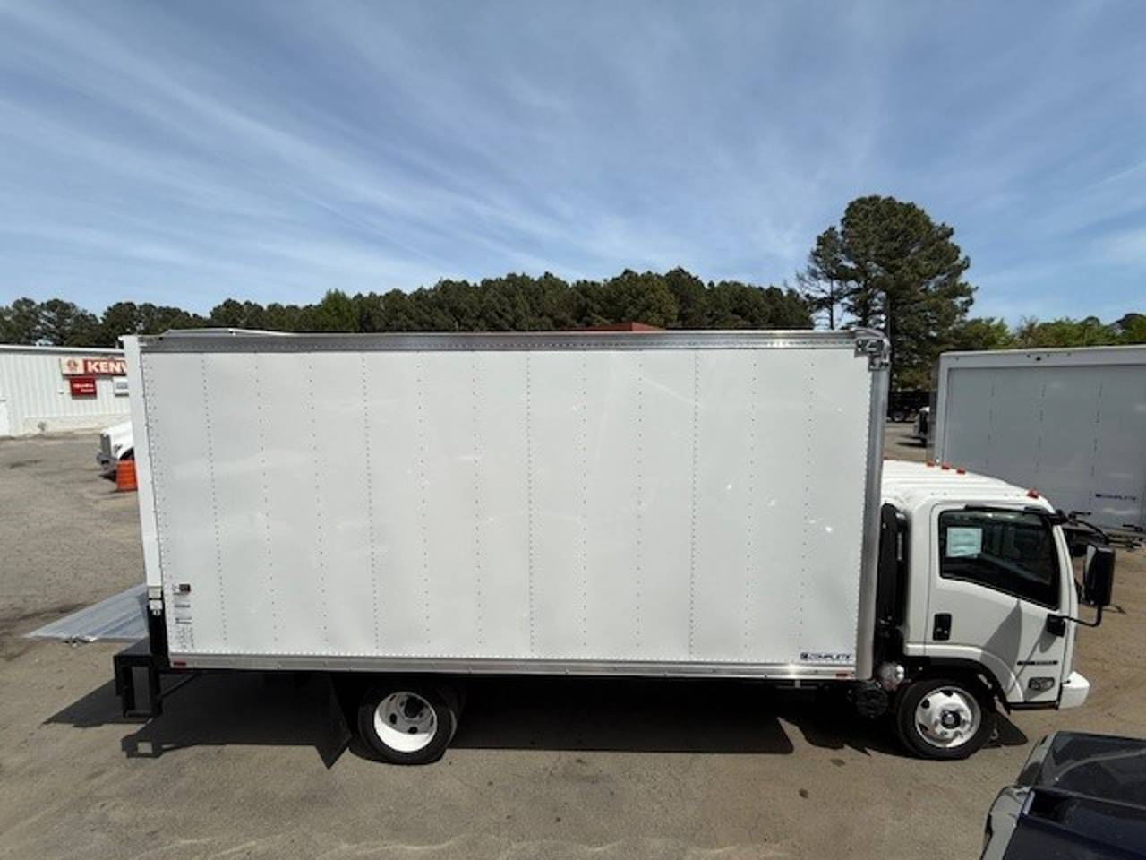 2025 Isuzu Nrr Box Truck, exterior photo 1