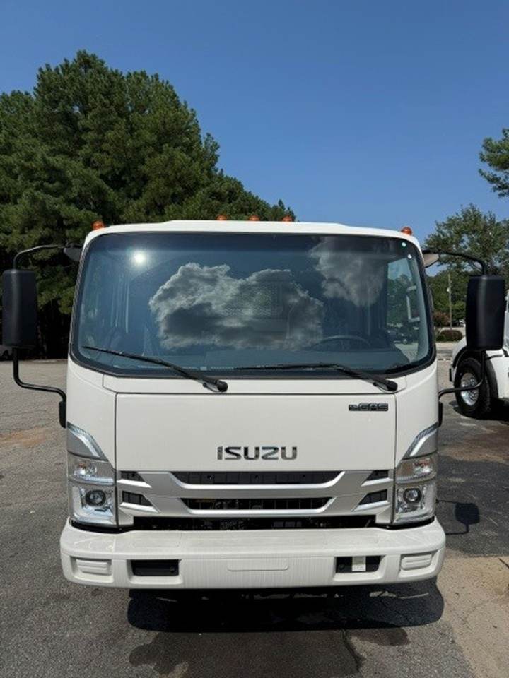 2025 Isuzu Nrr Cab and Chassis, exterior photo 2