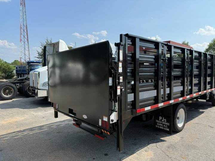 2025 Isuzu Nrr Cab and Chassis, exterior photo 3