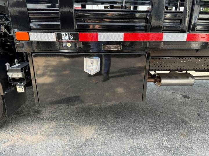 2025 Isuzu Nrr Cab and Chassis, exterior photo 4
