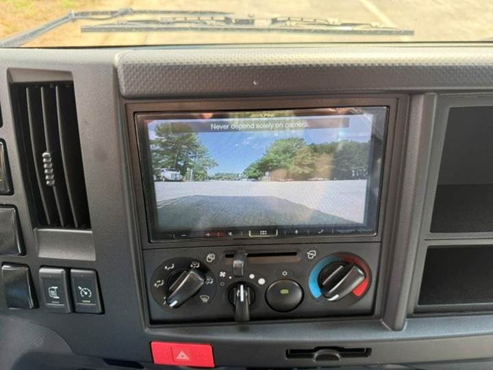 2025 Isuzu Nrr Cab and Chassis, interior photo 5