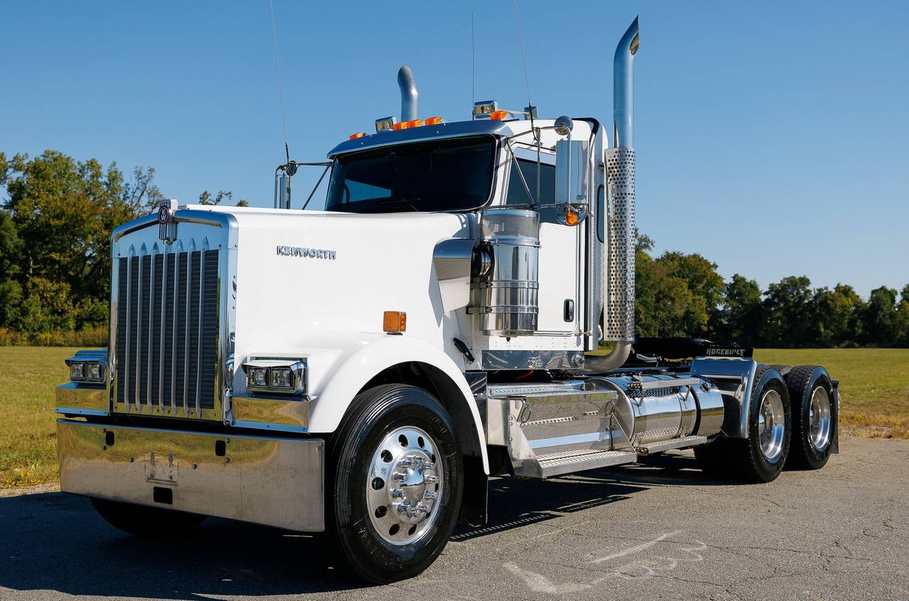 2025 Kenworth W900L Day Cab, exterior photo 1