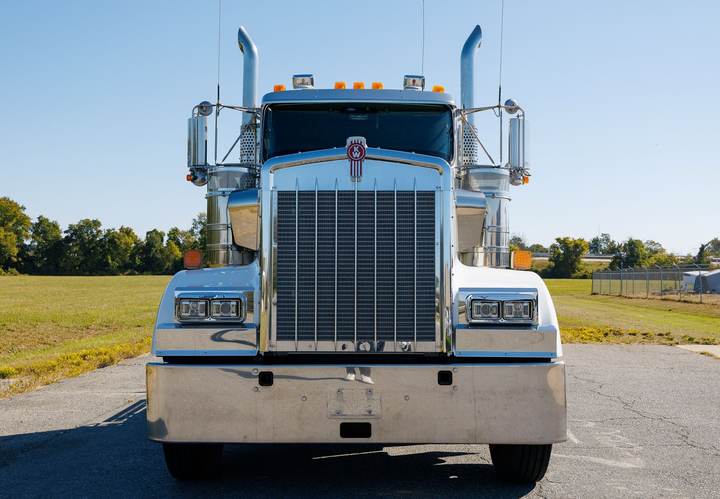 2025 Kenworth W900L Day Cab, exterior photo 5