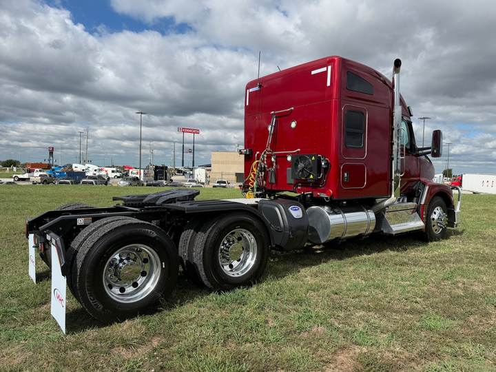 2026 Kenworth T680 76" Mid Roof Sleeper, exterior photo 3