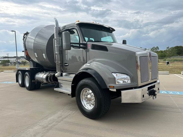 2026 Kenworth T880 Mixer Truck, exterior photo 1