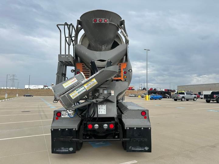 2026 Kenworth T880 Mixer Truck, exterior photo 3