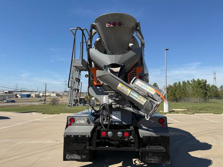 2026 Kenworth T880 Mixer Truck, exterior photo 3