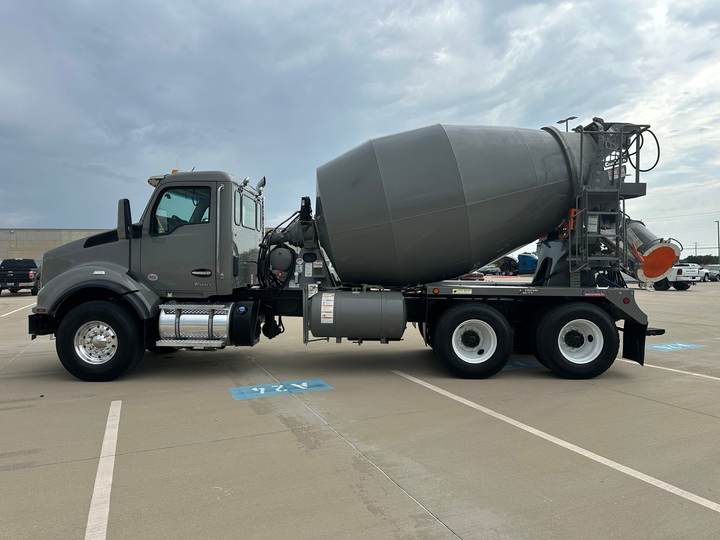 2026 Kenworth T880 Mixer Truck, exterior photo 5