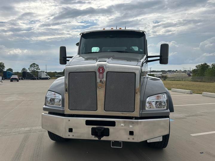 2026 Kenworth T880 Mixer Truck, exterior photo 7