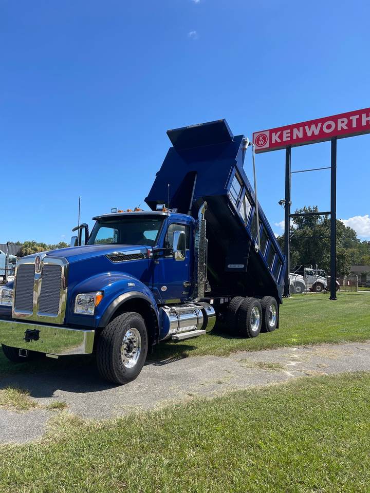 2026 Kenworth T880S Tandem Dump Truck, exterior photo 4