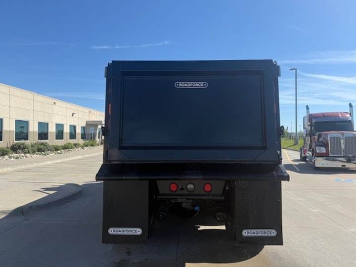 2026 Kenworth T880S Tri-Axle Dump Truck, exterior photo 1