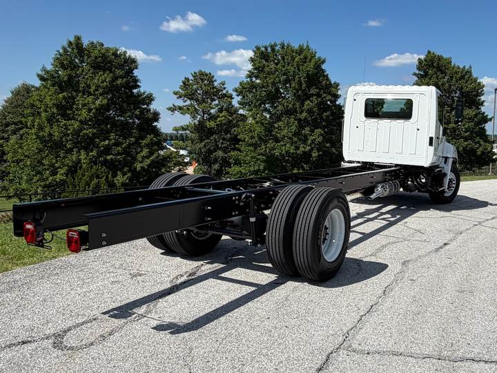 2027 Hino L6 Cab and Chassis, exterior photo 6